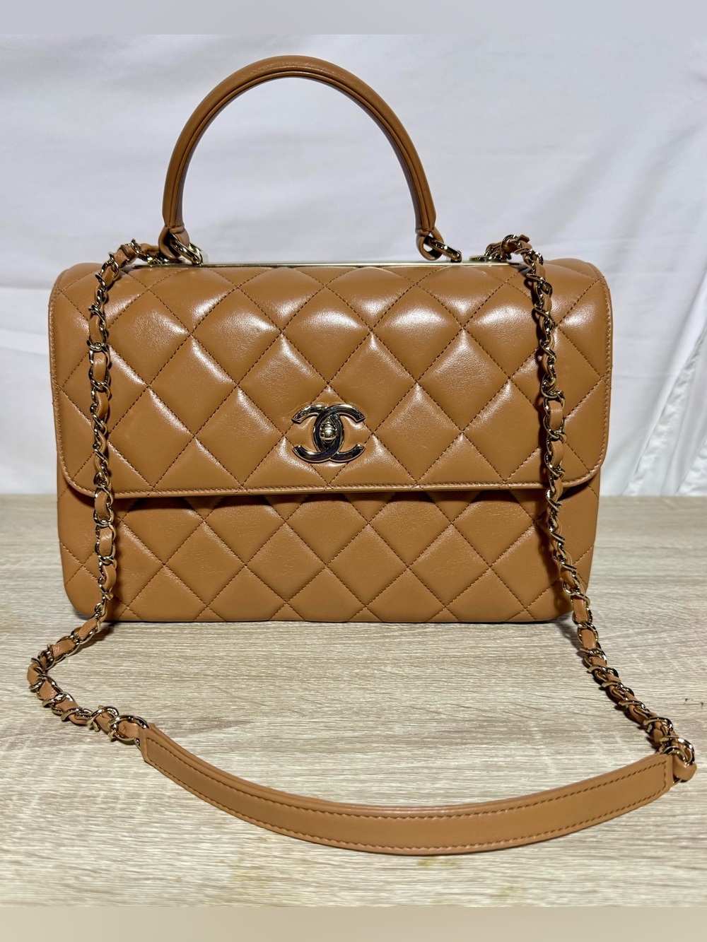 Chanel Trendy handbag medium  Excellent condition w/ orig. box,  docs, dust bag